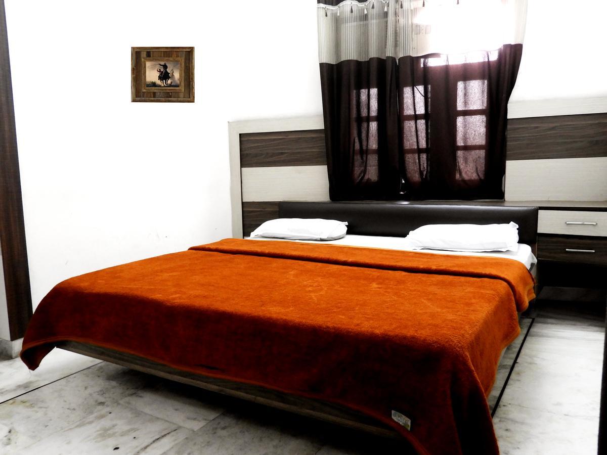 Time Square Guest House 잘란다르 외부 사진