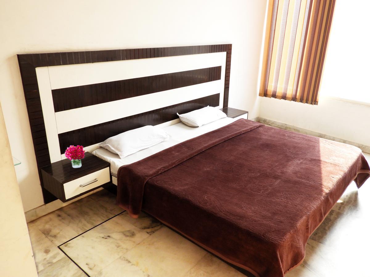 Time Square Guest House 잘란다르 외부 사진