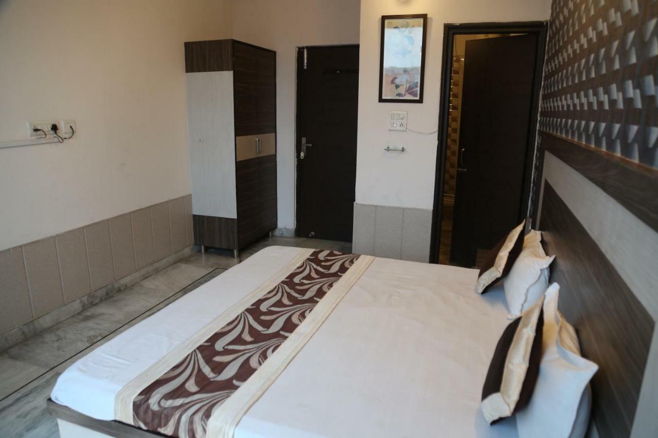 Time Square Guest House 잘란다르 외부 사진