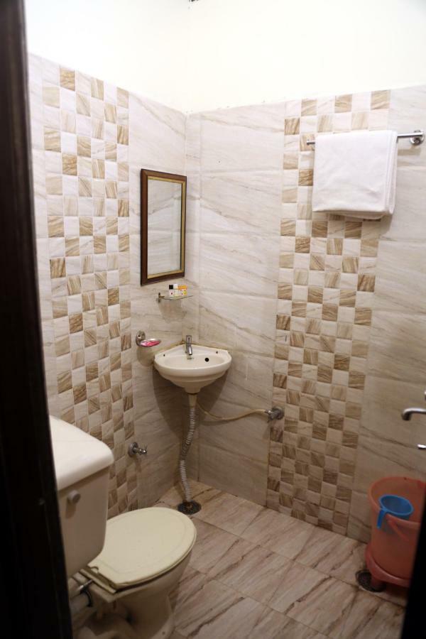 Time Square Guest House 잘란다르 외부 사진