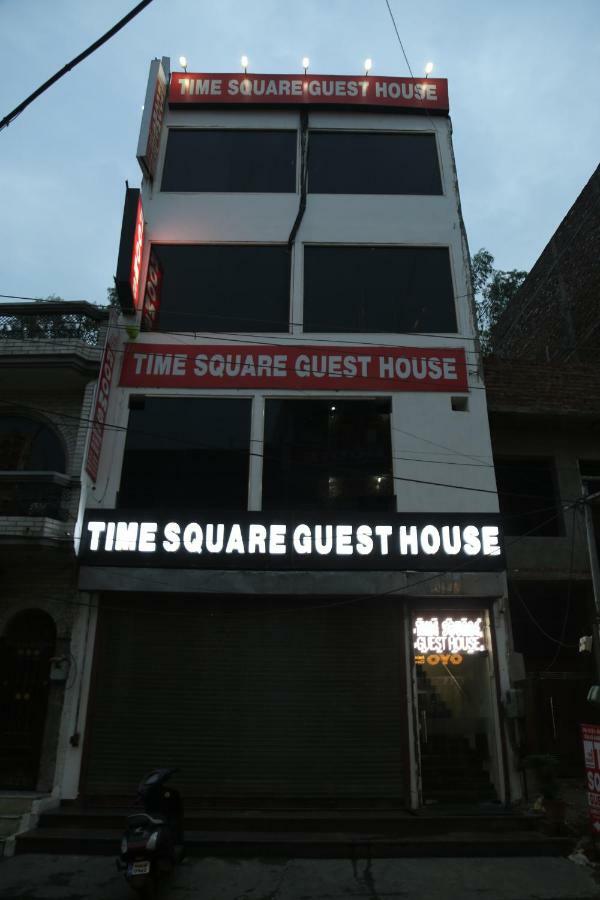 Time Square Guest House 잘란다르 외부 사진